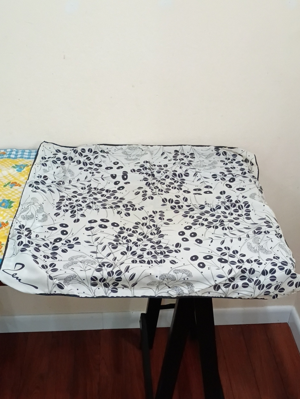 Scarves, Set Of 2 - Vintage!